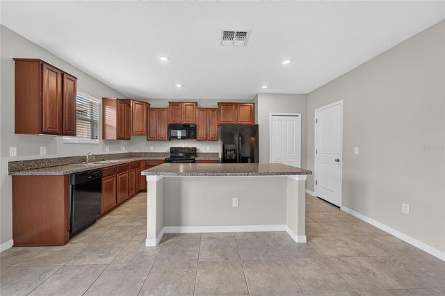215 ENGLISH HERITAGE PLACE, Dover, FL 33527