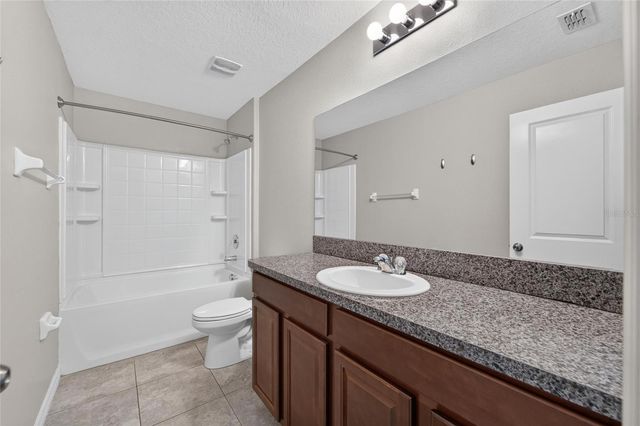 215 ENGLISH HERITAGE PLACE, Dover, FL 33527