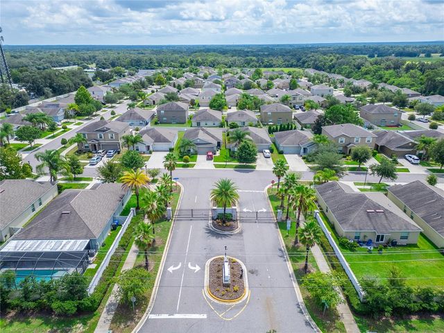 215 ENGLISH HERITAGE PLACE, Dover, FL 33527
