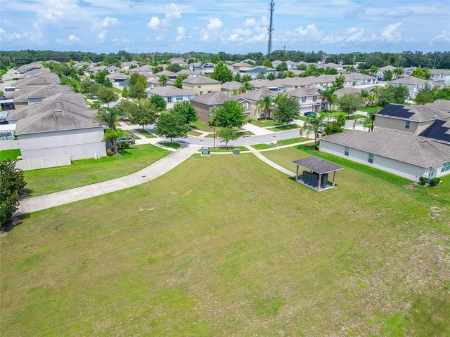 215 ENGLISH HERITAGE PLACE, Dover, FL 33527