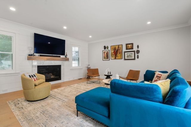 12 South Lincoln St 12, Natick, MA 01760