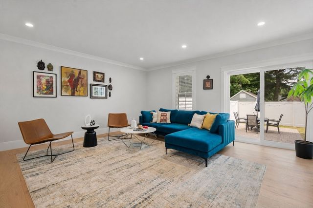 12 South Lincoln St 12, Natick, MA 01760