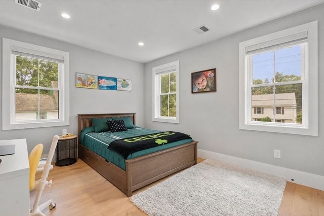 12 South Lincoln St 12, Natick, MA 01760