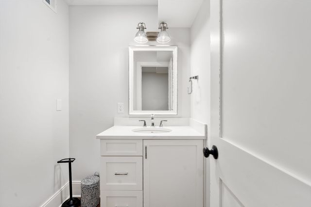 12 South Lincoln St 12, Natick, MA 01760