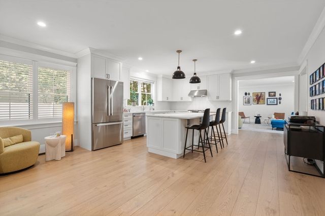 12 South Lincoln St 12, Natick, MA 01760