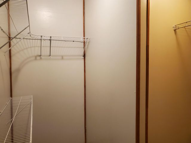 152 S 10th St, Salina, KS 67401