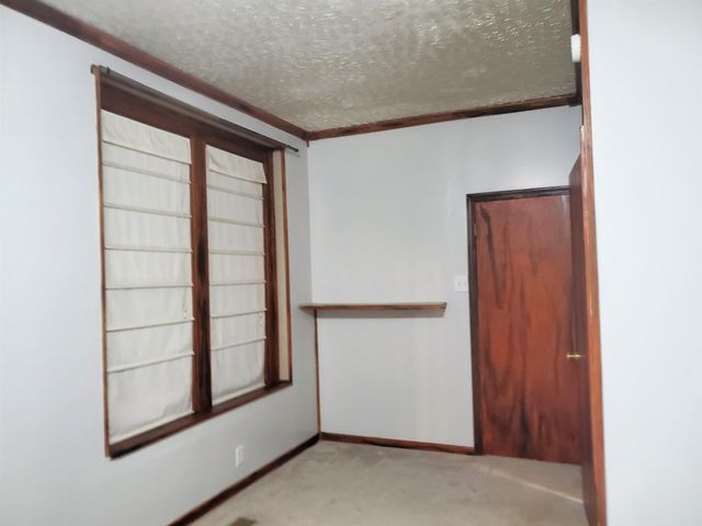 152 S 10th St, Salina, KS 67401