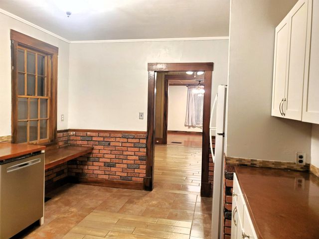 152 S 10th St, Salina, KS 67401