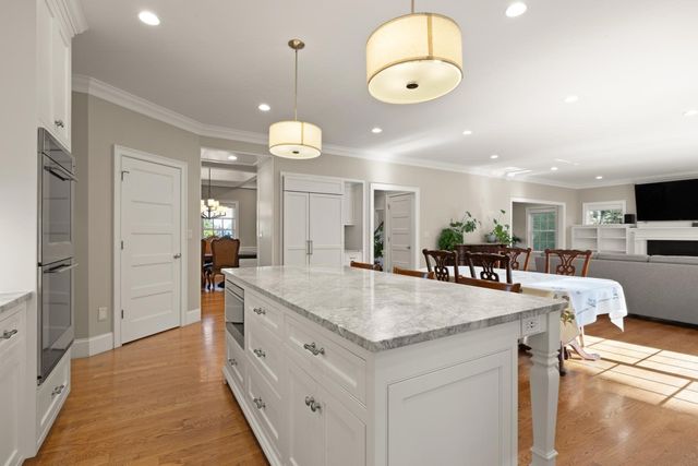 10 Willard Circle, Lexington, MA 02421