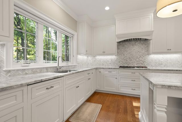 10 Willard Circle, Lexington, MA 02421