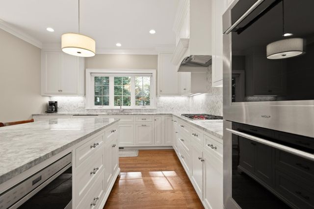 10 Willard Circle, Lexington, MA 02421