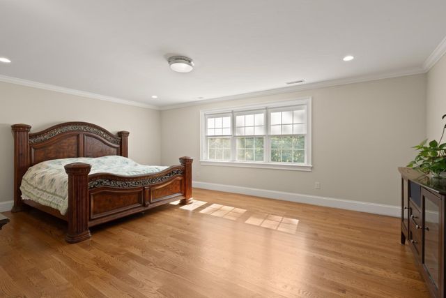 10 Willard Circle, Lexington, MA 02421