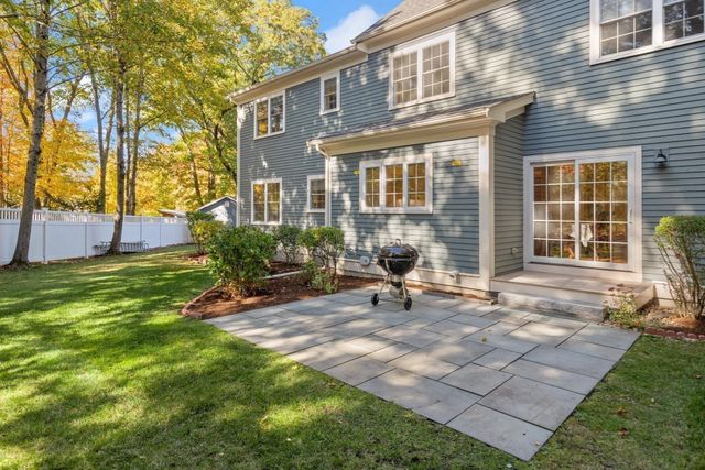10 Willard Circle, Lexington, MA 02421