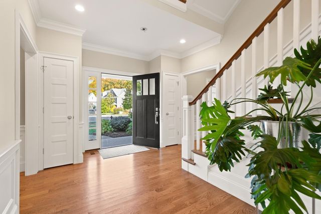10 Willard Circle, Lexington, MA 02421