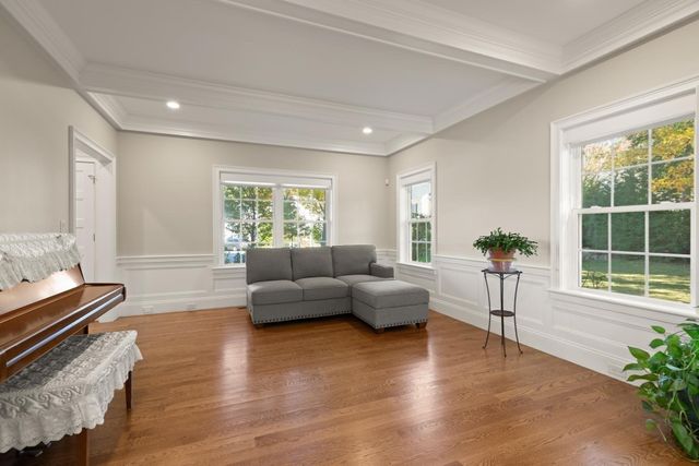 10 Willard Circle, Lexington, MA 02421