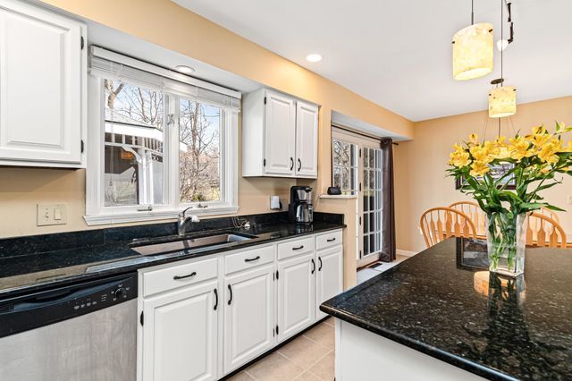 248 Lawnwood Drive, Williston, VT 05495
