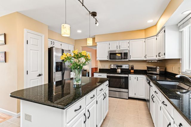 248 Lawnwood Drive, Williston, VT 05495