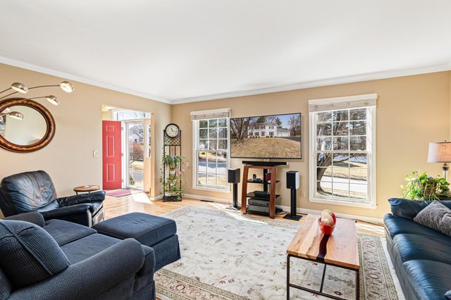 248 Lawnwood Drive, Williston, VT 05495