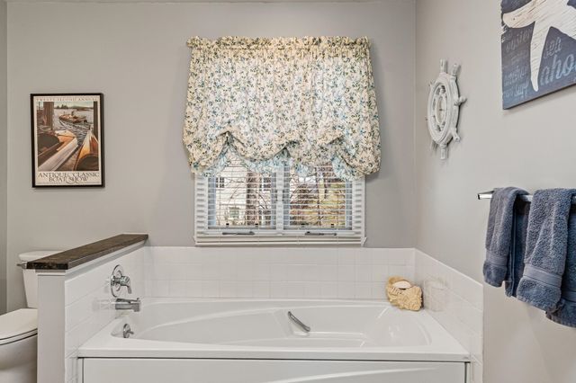 248 Lawnwood Drive, Williston, VT 05495