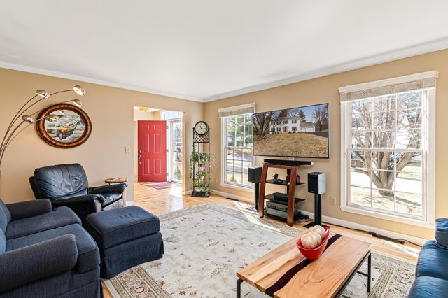248 Lawnwood Drive, Williston, VT 05495