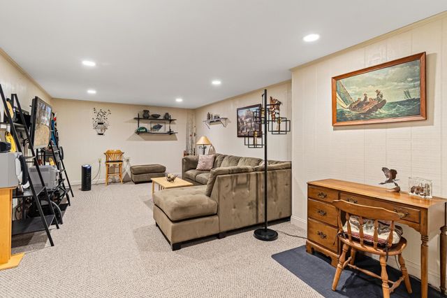 248 Lawnwood Drive, Williston, VT 05495