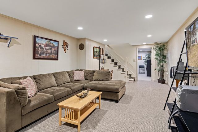 248 Lawnwood Drive, Williston, VT 05495