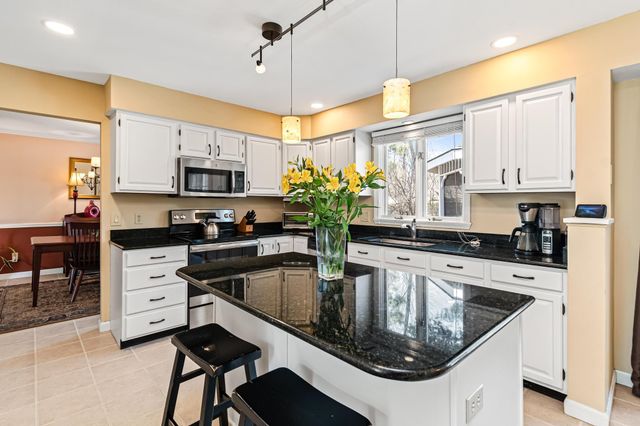 248 Lawnwood Drive, Williston, VT 05495