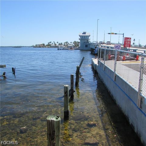 4331 Pine Island RD NW, Matlacha, FL 33993