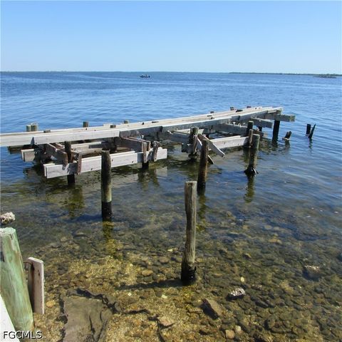 4331 Pine Island RD NW, Matlacha, FL 33993