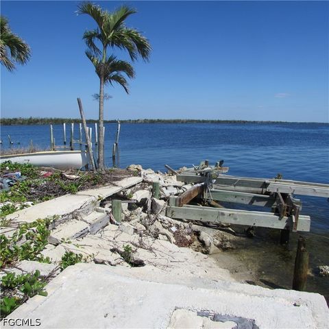 4331 Pine Island RD NW, Matlacha, FL 33993