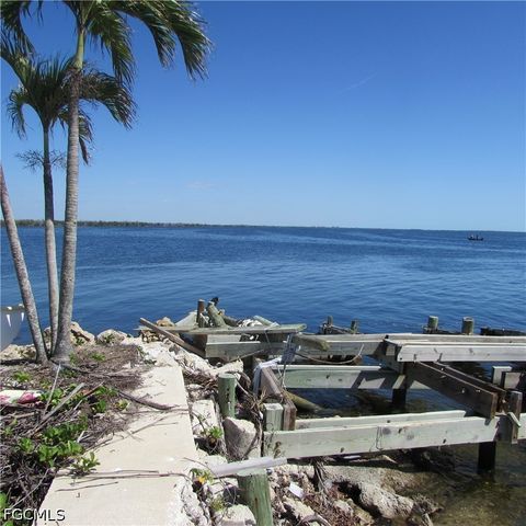 4331 Pine Island RD NW, Matlacha, FL 33993
