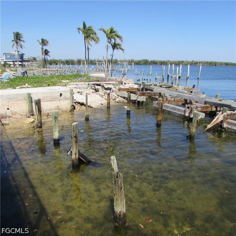 4331 Pine Island RD NW, Matlacha, FL 33993