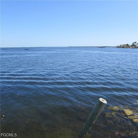 4331 Pine Island RD NW, Matlacha, FL 33993