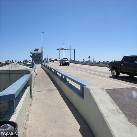 4331 Pine Island RD NW, Matlacha, FL 33993