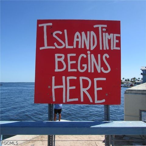 4331 Pine Island RD NW, Matlacha, FL 33993