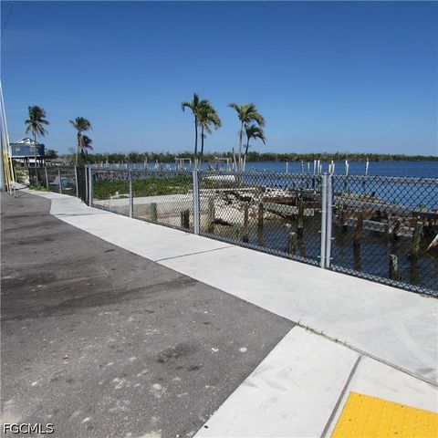 4331 Pine Island RD NW, Matlacha, FL 33993