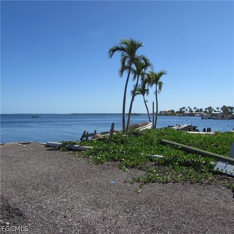 4331 Pine Island RD NW, Matlacha, FL 33993