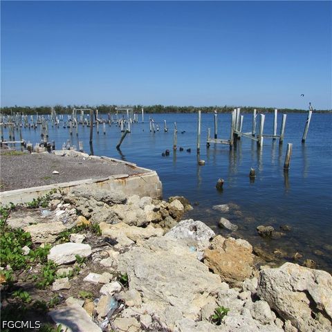 4331 Pine Island RD NW, Matlacha, FL 33993
