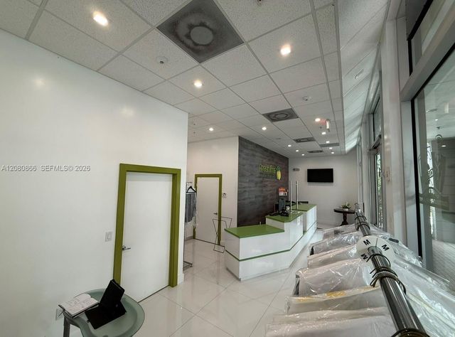 7885 NW 107th Avenue 406, Doral, FL 33178