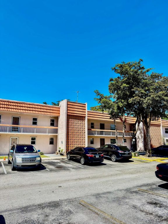 7610 Stirling Road 204c, Davie, FL 33024