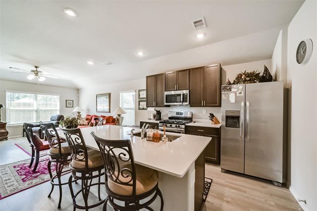 2106 Twisted Cedar Court, Conroe, TX 77301