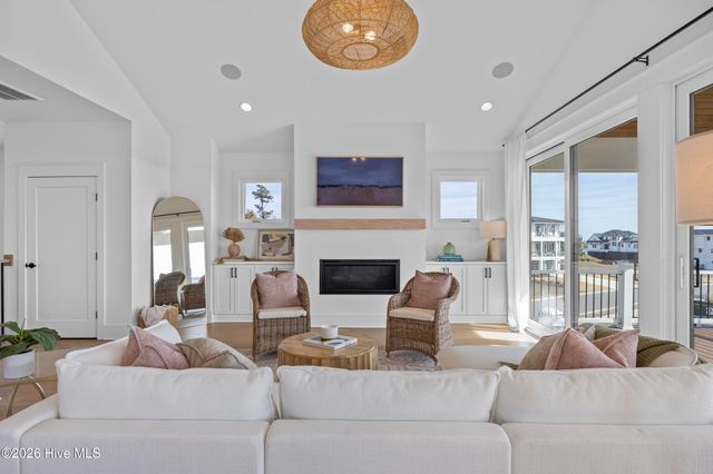 11 Amidships Lane, Hampstead, NC 28443