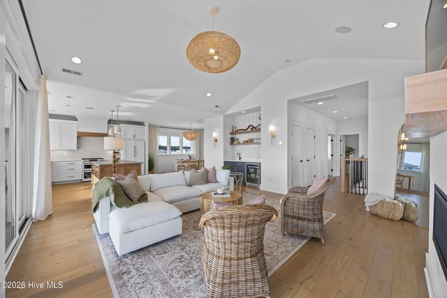 11 Amidships Lane, Hampstead, NC 28443