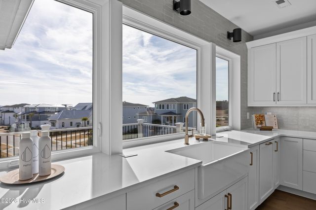 11 Amidships Lane, Hampstead, NC 28443