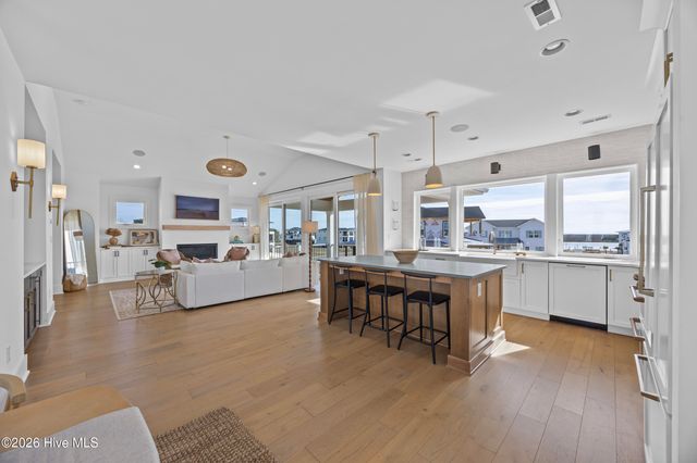 11 Amidships Lane, Hampstead, NC 28443