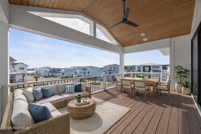 11 Amidships Lane, Hampstead, NC 28443