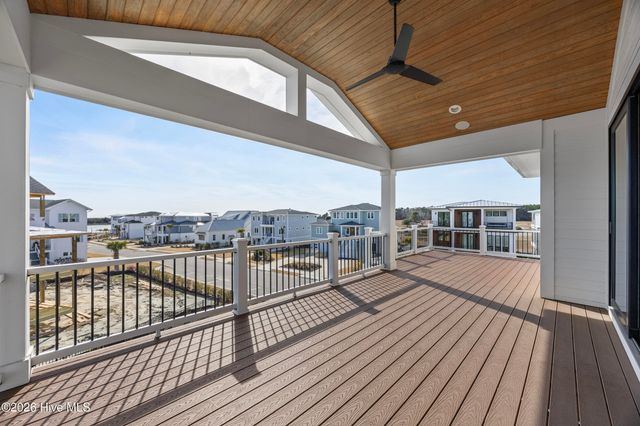 11 Amidships Lane, Hampstead, NC 28443