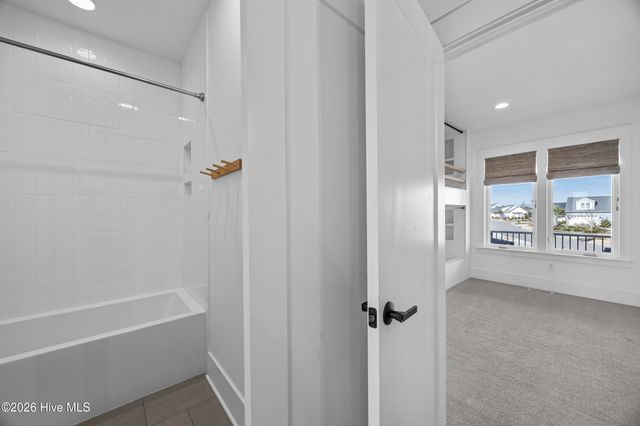 11 Amidships Lane, Hampstead, NC 28443