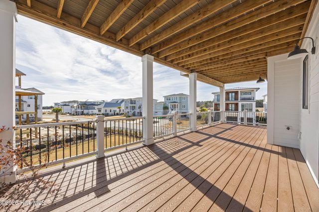 11 Amidships Lane, Hampstead, NC 28443