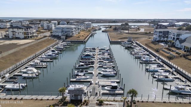 11 Amidships Lane, Hampstead, NC 28443